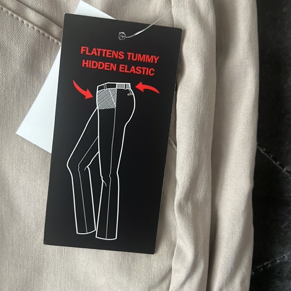 New - Picture 3 of 4